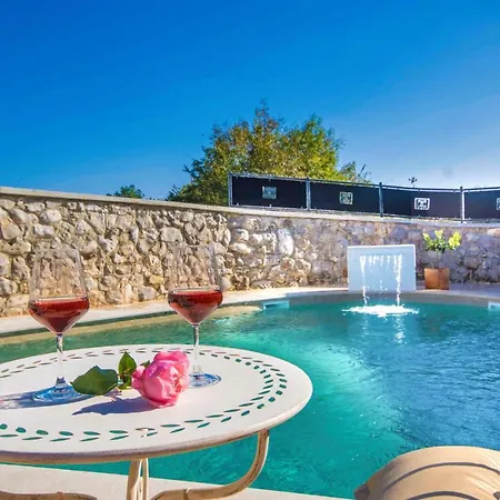 Gorgeous Pool With A Fenced Garden Villa Žminj